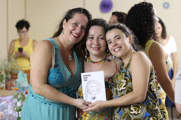 Flávia Valença Lima,escritora e ilustradora,autora do livro. Teve o apoio técnico de Talitha Magalhães,designer,e Milena Eich,revisora